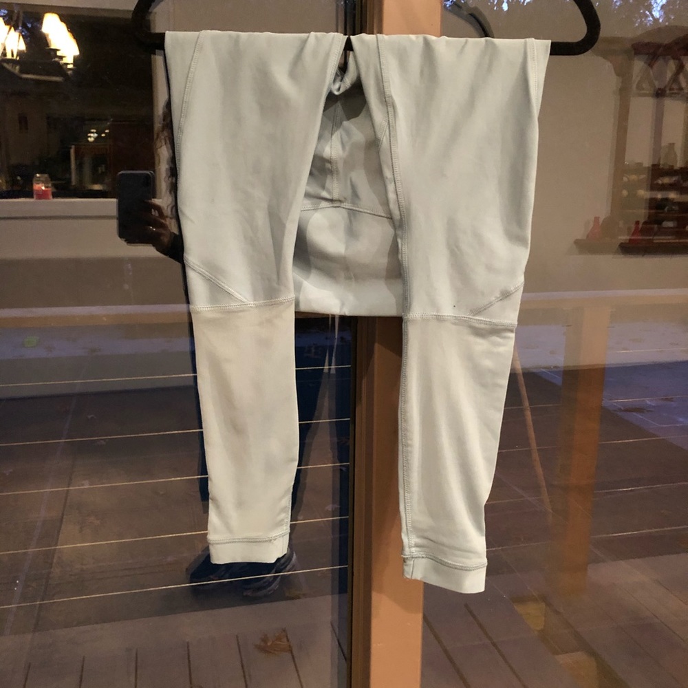 Athletic leggings